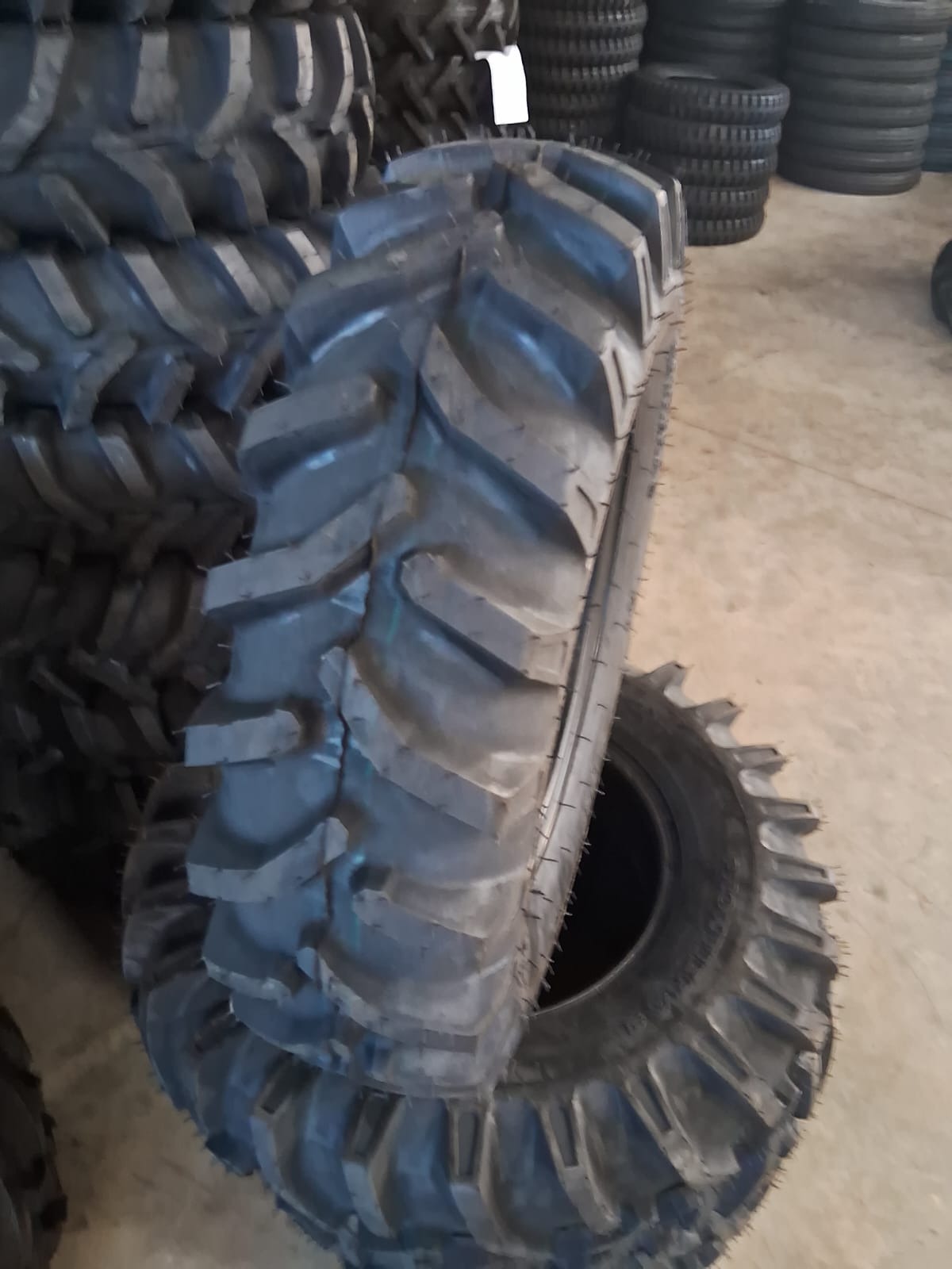 PNEU 6.50/80 - 12 PNEU 6.50/80 - 12